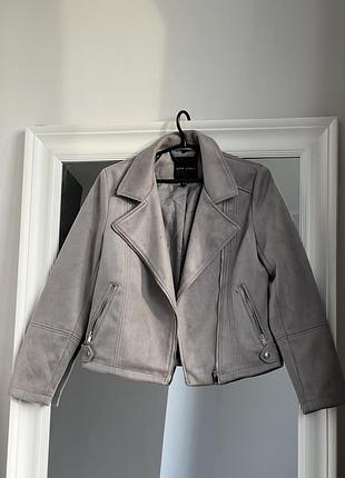 Куртка косуха зі штучної замші сіра