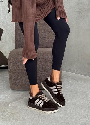 Кроссовки женские