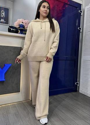 Теплый костюм альпака худи с капюшоном и прямые брюки