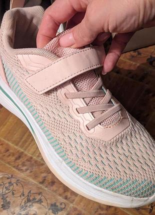 Кросівки р.37 (24)