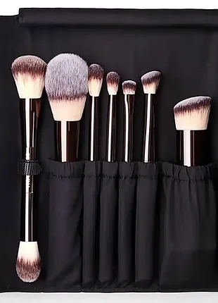 Набор веганских кистей с чехлом hourglass vegan travel brush set 7 шт