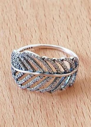 Серебряное кольцо перо пандора pandora