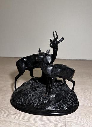 Статуетка чугунна