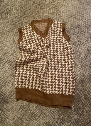 Безрукавка коричнева подовжена