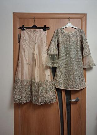 Изумительный костюм, платье и широкие брюки с вышивкой, индийский наряд размер 32