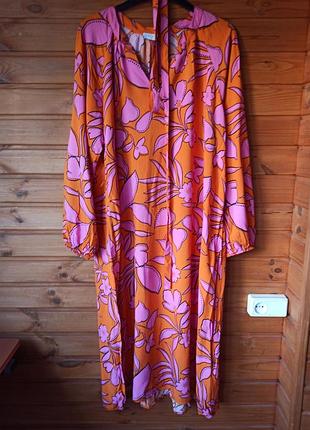 Красива сукня з паском р.16