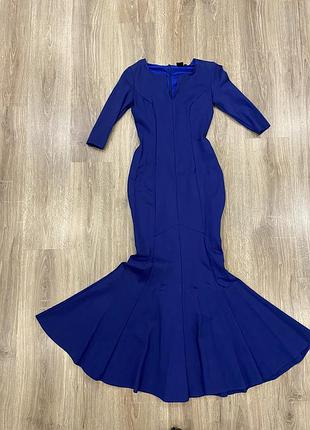 Довга сукня-рибка кольору електрик