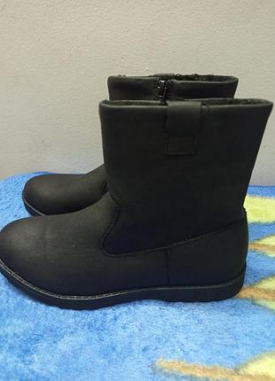 Продам черевики