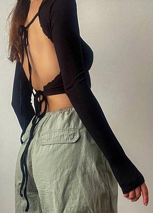 Топ с открытой спинкой 🖤