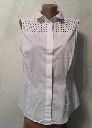 Біла сорочка без рукав із перфорацією