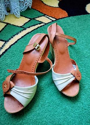 Босоніжки з натуральної шкіри