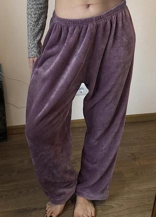 Жіночі плюшеві домашні штани фіолетового кольору. жіночі штани для дому