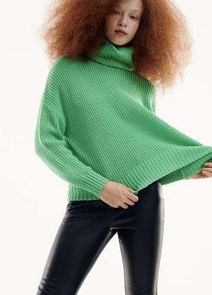 Светр жіночий