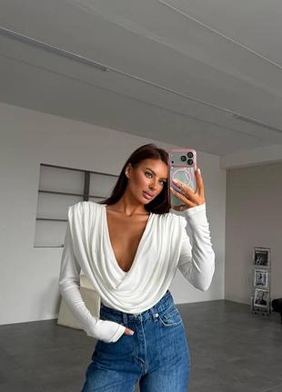 Боді з декольте