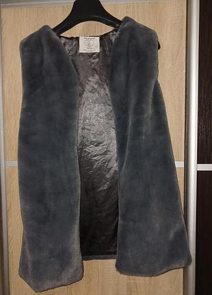Хутряна жилетка primark