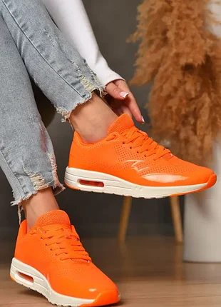 Кроссовки с перфорацией