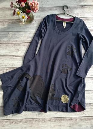 Платье дизайнерское увлекательное неформальная трикотажная с нашивками аппликациями котик и лапки