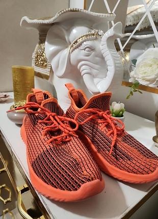 Кроссовки женские 40р