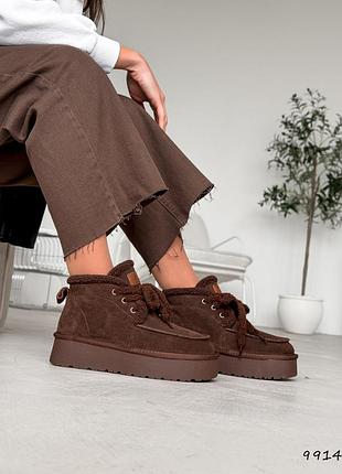 Замшевые угги на шнуровке