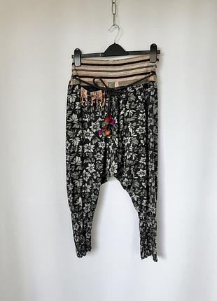 Штаны этно бохо брюки в цветочек с мотнёй афгани серые на резинке