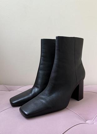 Ботільйони жіночі з натуральної шкіри mango чорні класичні на підборах в ідеальному стані, 40 р.