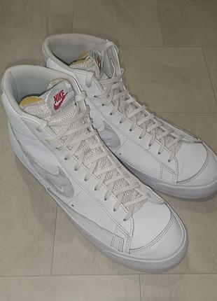 Кросівки nike blazer mid '77 topography y білому кольорі