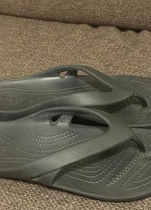 Шлепанцы вьетнамки crocs w7 р.