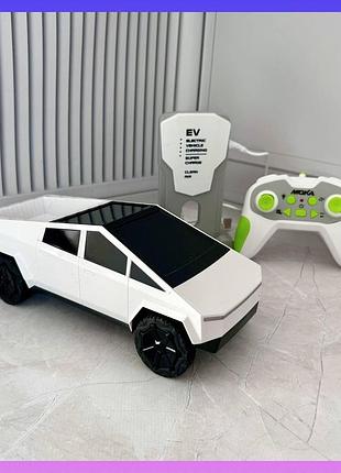 Детская машинка на радиоуправлении tesla cybertrack 597 а аккумуляторная резиновые колеса зарядная станция
