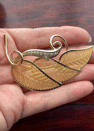 Брошка вінтажна золотистого кольору гілка з листям