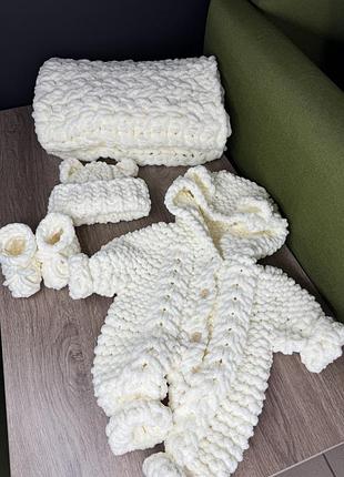 Набір для новонародженого на виписку, комбінезон дитячий, плед -конверт плюшевий