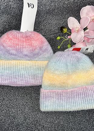 Теплая шапочка для девочки, внутри флисовая подкладка. размер: 8-12 лет, будет и на s