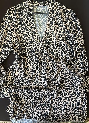 Жіноча сукня