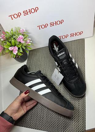 Оригінальні кросівки adidas нові