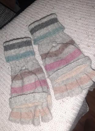 Шерстяні цікаві печатки - мітенки .швейцарія.