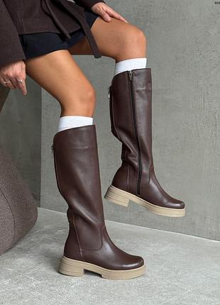 Шоколадные зимние кожаные сапоги позади есть расширитель