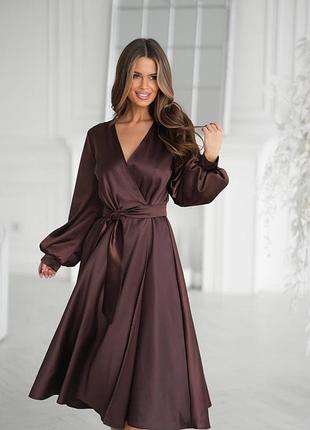 Платье атласное миди с поясом