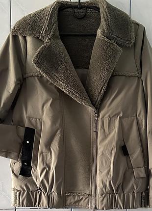 Осіння куртка