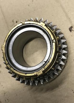 Бу шестерня 3-й передачи 37 зубов renault, 7701715369