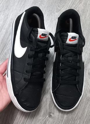 Жіночі кросівки nike