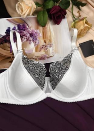 Бюстгальтер женский белого цвета