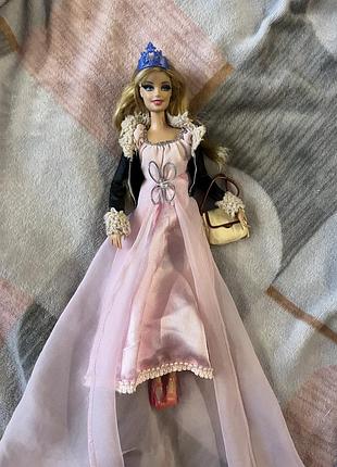 Оригінальна барбі + багато взуття в комплекті