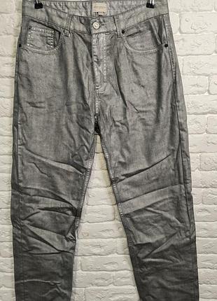 Фирменные джинсы