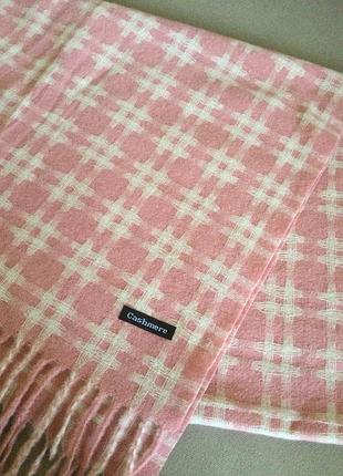 Новий дуже теплий великий шарф 206х63. зверніть увагу, є фото при денному освітлені( точніше відповідає дійсності) і нічному.