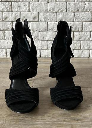 Замшеві туфлі на підборах, guess