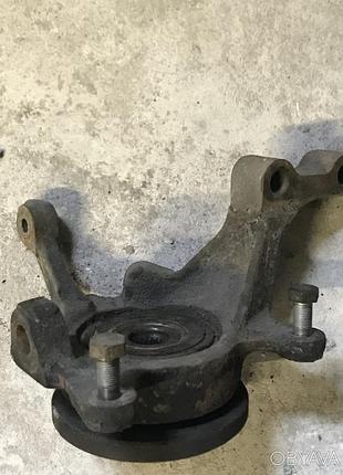 Бу поворотный кулак левый renault laguna 1, без abs, 7700423102, 23 шлица.