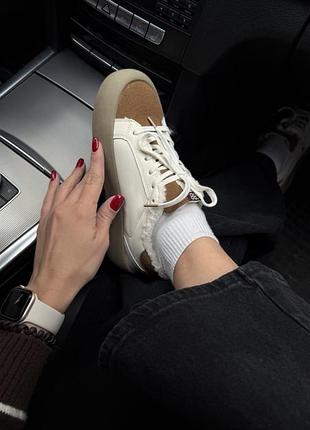 Кроссовки женские, бежевые