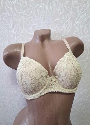 Бюстгальтер паралон без пуша на чашку с трійка