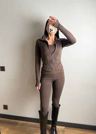 Жіночий повсякденний спортивний теплий костюм трійка кофта лосіни та топ термо тканина трикотаж пума