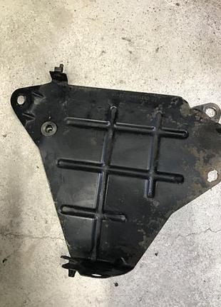 Бу кронштейн крепления блока управления двигателем renault laguna 1, 7700831684