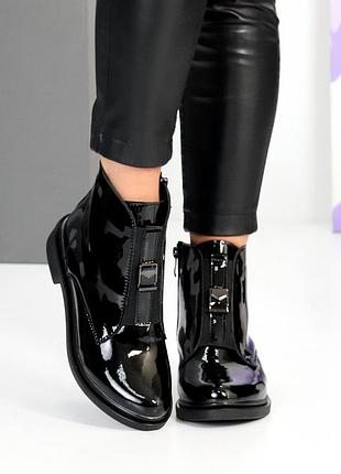 Лаковые низкие классические зимние ботинки